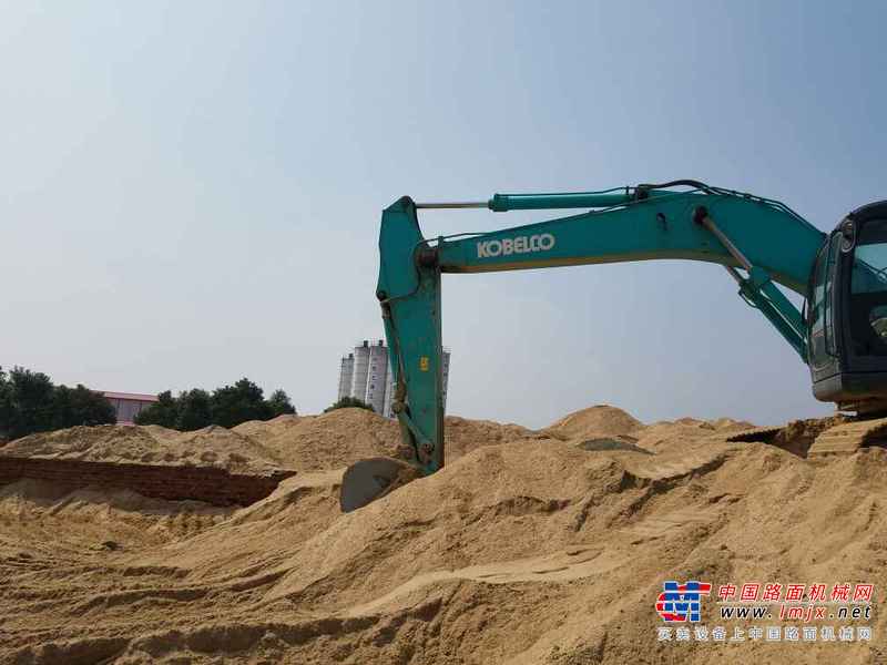 江西出售转让二手4500小时2013年神钢SK200挖掘机