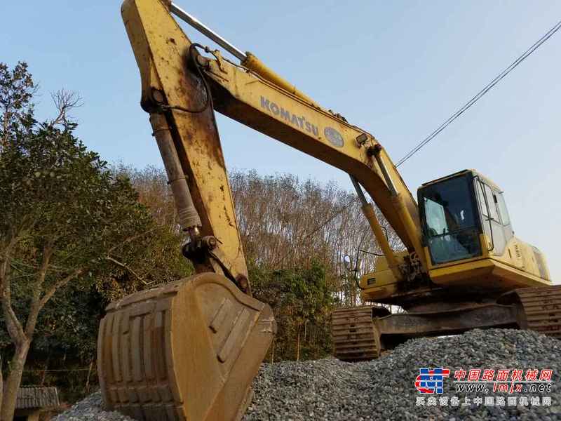 云南出售转让二手4000小时2010年小松PC270挖掘机