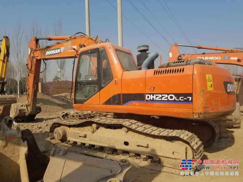 内蒙古出售转让二手8000小时2010年斗山DH220挖掘机