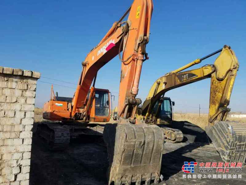 内蒙古出售转让二手14000小时2007年斗山DH300LC挖掘机
