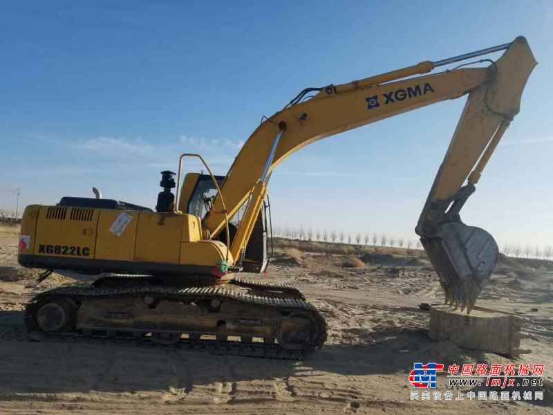 内蒙古出售转让二手5000小时2010年厦工XG822LC挖掘机