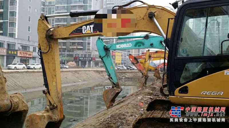 湖北出售转让二手7000小时2006年卡特彼勒312C挖掘机