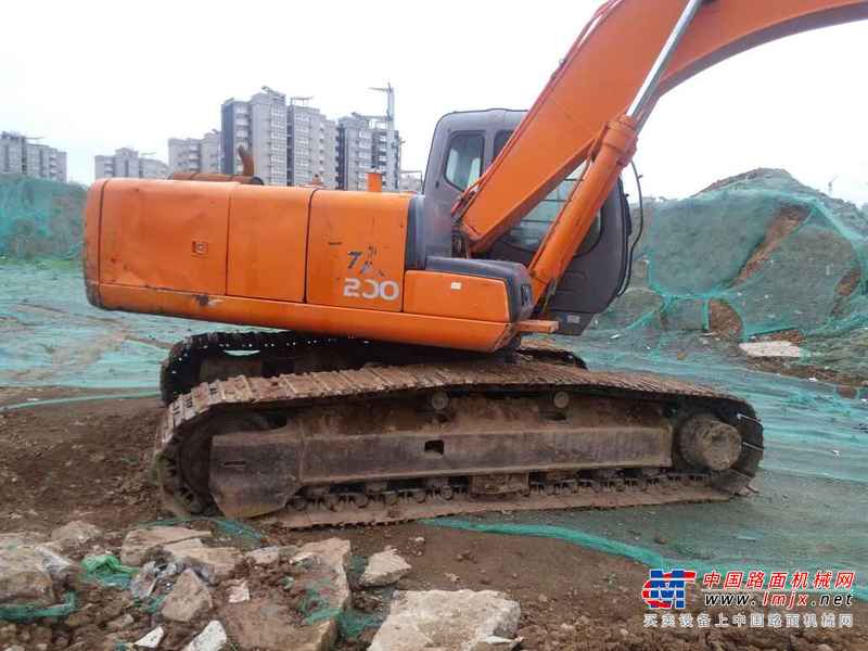 陕西出售转让二手13000小时2006年日立ZX200挖掘机