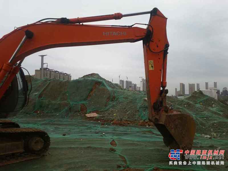 陕西出售转让二手13000小时2006年日立ZX200挖掘机