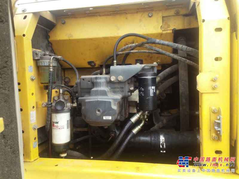陕西出售转让二手6000小时2009年小松PC220挖掘机