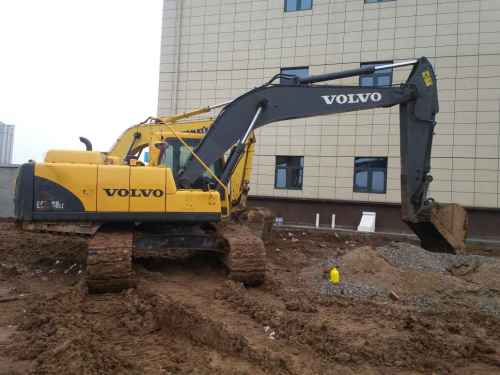 陕西出售转让二手4700小时2013年沃尔沃EC210B挖掘机