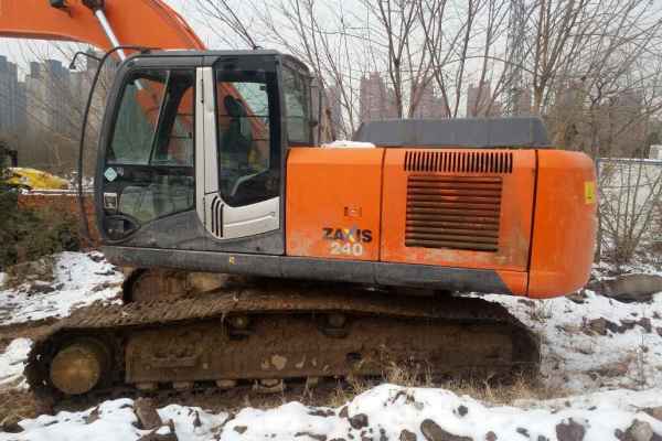 陕西出售转让二手5600小时2010年日立ZX240挖掘机