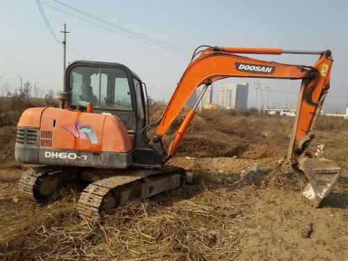 陕西出售转让二手5500小时2010年斗山DH60挖掘机