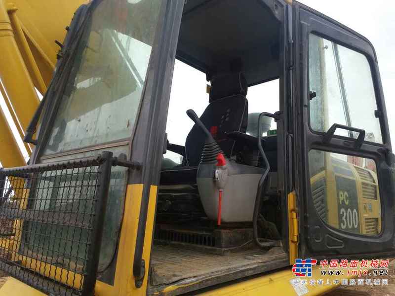 陕西出售转让二手3900小时2014年小松PC240LC挖掘机