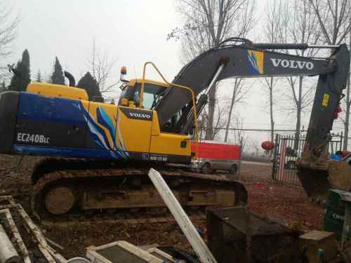 陕西出售转让二手4400小时2013年沃尔沃EC220D挖掘机
