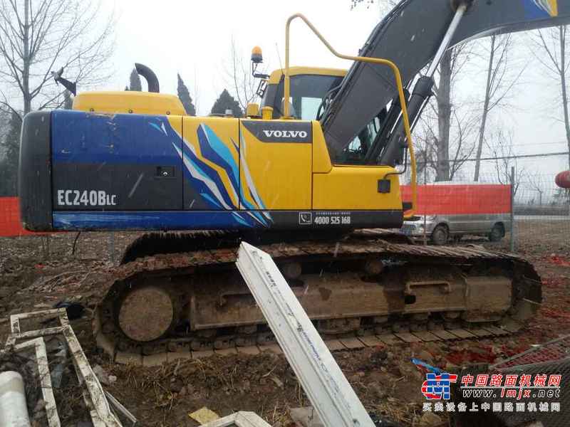 陕西出售转让二手4400小时2013年沃尔沃EC220D挖掘机