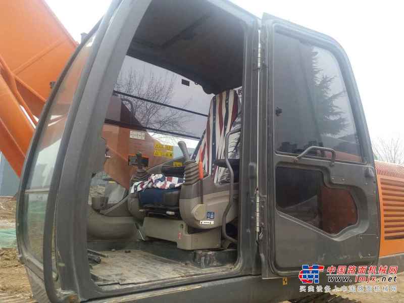 陕西出售转让二手4500小时2010年日立ZX240挖掘机
