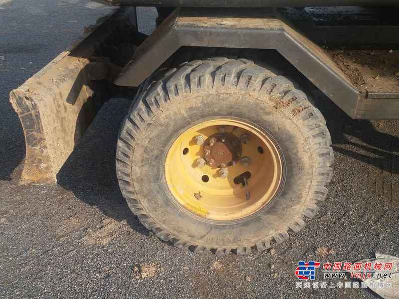 陕西出售转让二手2300小时2014年临工金利轮挖LG680BM挖掘机