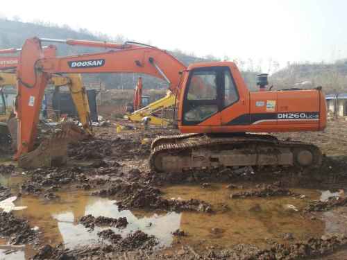 陕西出售转让二手9000小时2009年斗山DH220LC挖掘机