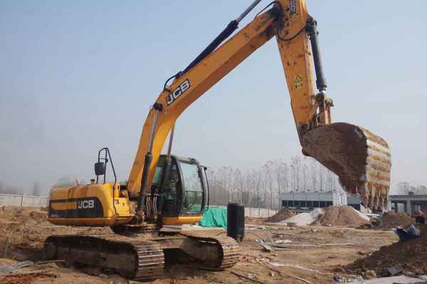 山西出售转让二手7700小时2012年JCBJS220LC挖掘机