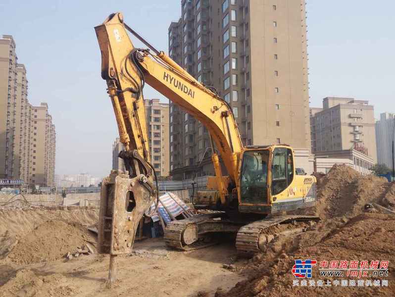 山西出售转让二手11000小时2011年现代R225LC挖掘机