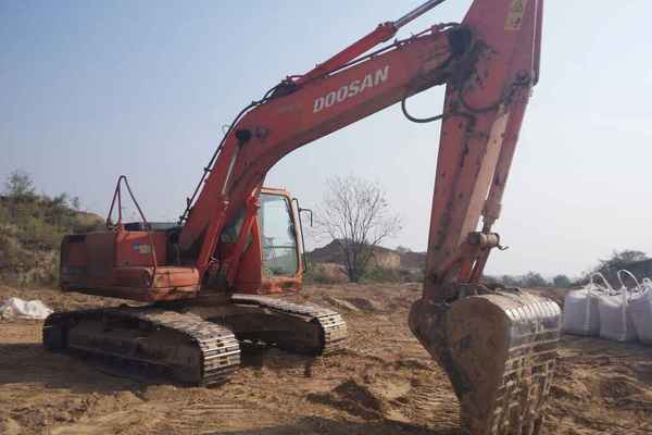 山西出售转让二手8400小时2009年斗山DH220LC挖掘机