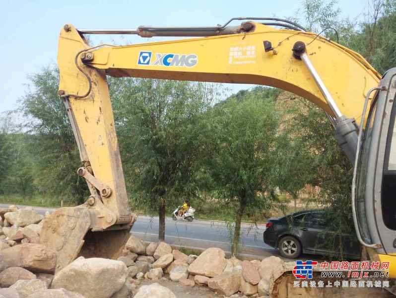 山西出售转让二手5200小时2010年徐工XE230C挖掘机
