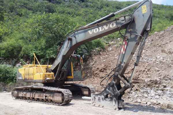 山西出售转让二手9800小时2009年沃尔沃EC240B挖掘机