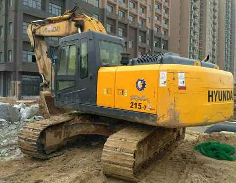 江西出售转让二手7600小时2012年现代R215挖掘机