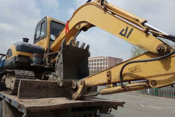 内蒙古出售转让二手2700小时2011年玉柴YC60挖掘机