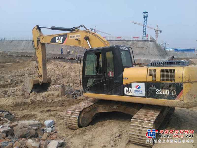 河南出售转让二手6980小时2010年卡特彼勒320D挖掘机