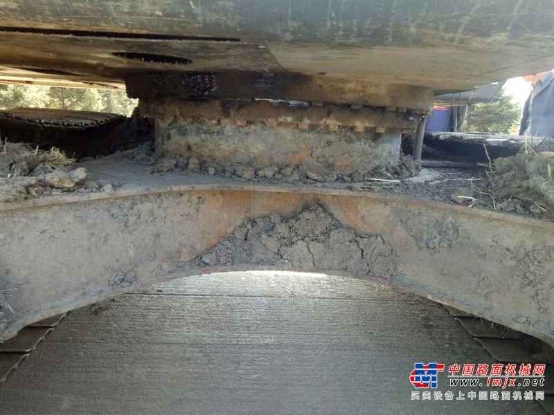 黑龙江出售转让二手10500小时2011年日立ZX210LC挖掘机