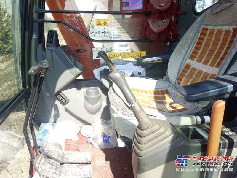 黑龙江出售转让二手10500小时2011年日立ZX210LC挖掘机