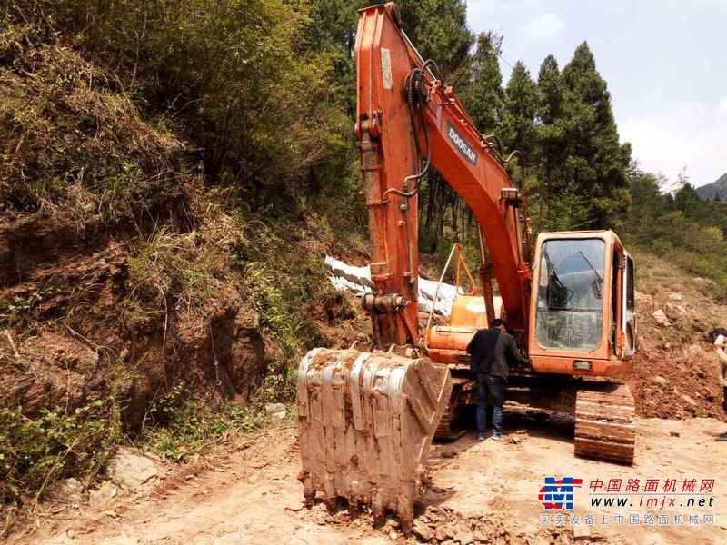 四川出售转让二手7000小时2012年斗山DH150LC挖掘机