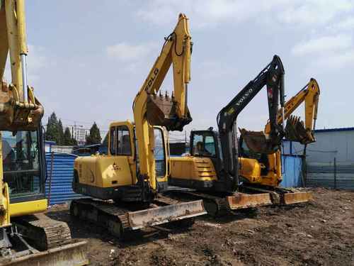 山西出售转让二手2000小时2013年临工LG665挖掘机