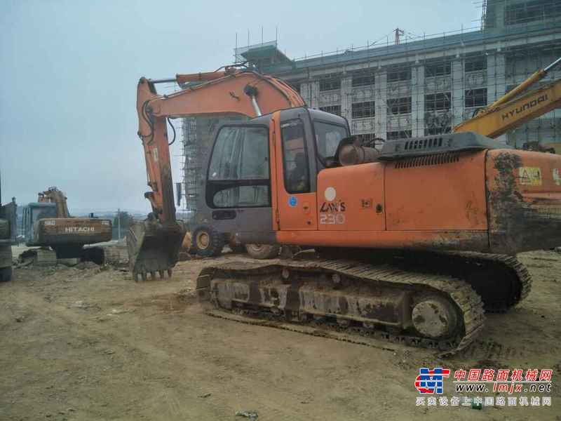 云南出售转让二手12000小时2007年日立ZX230挖掘机
