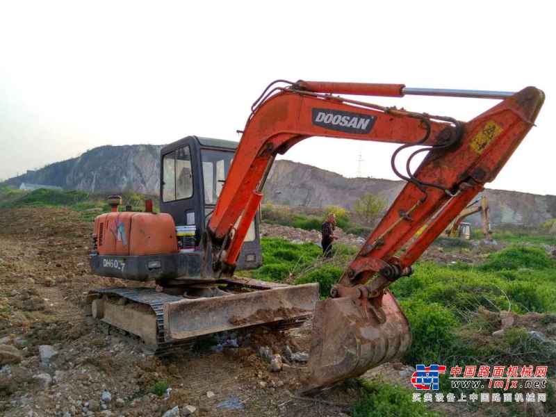 江苏出售转让二手9074小时2010年斗山DH55挖掘机
