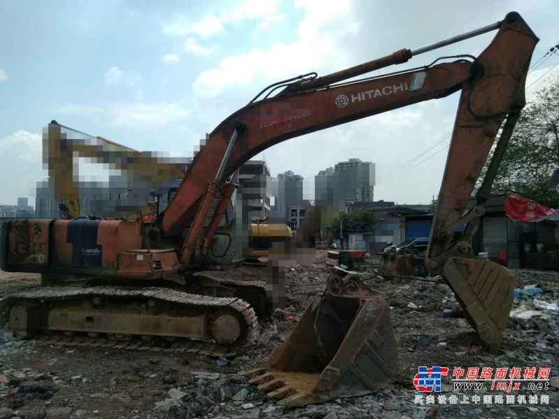 重庆出售转让二手25000小时2005年日立EX200挖掘机