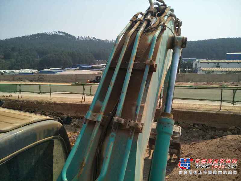 云南出售转让二手10000小时2009年神钢SK350LC挖掘机
