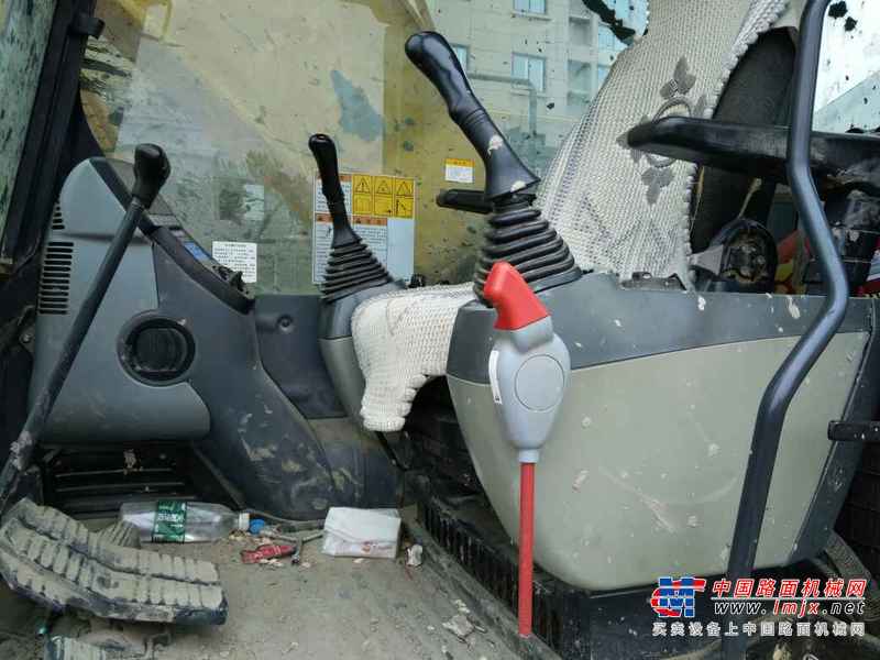 河南出售转让二手8700小时2011年小松PC200LC挖掘机