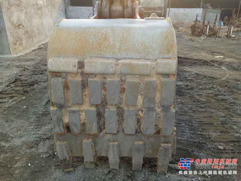 黑龙江出售转让二手10000小时2007年日立EX200挖掘机