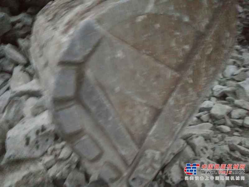 湖北出售转让二手12000小时2009年日立EX200挖掘机