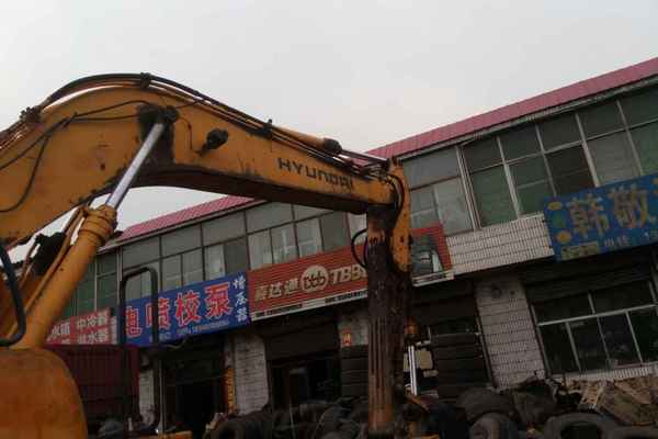 山西出售转让二手8000小时2007年现代轮挖R210W挖掘机