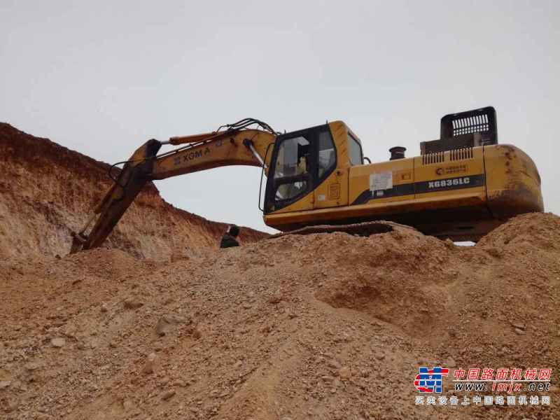河南出售转让二手8900小时2011年厦工XG836LC挖掘机
