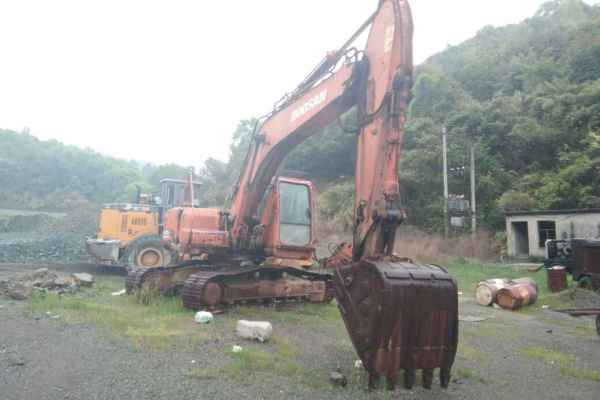 浙江出售转让二手10000小时2009年斗山DH215挖掘机