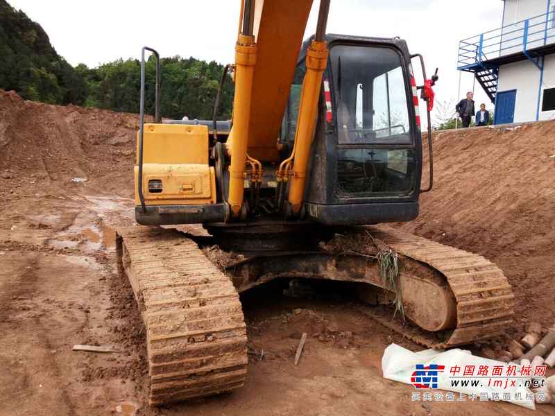 四川出售转让二手4500小时2012年现代R225LC挖掘机