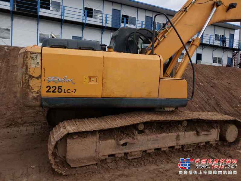 四川出售转让二手4500小时2012年现代R225LC挖掘机