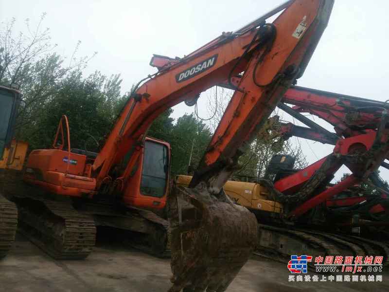 陕西出售转让二手8000小时2009年斗山DH220LC挖掘机