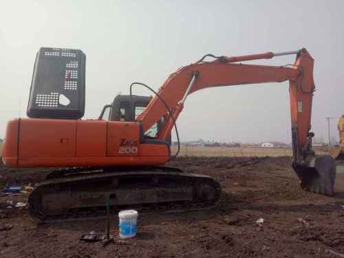 黑龙江出售转让二手20000小时2005年日立EX200HHE挖掘机