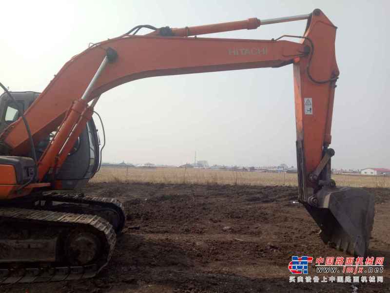 黑龙江出售转让二手20000小时2005年日立EX200HHE挖掘机