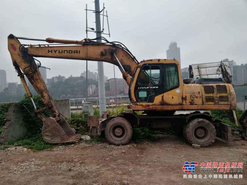 重庆出售转让二手17800小时2008年现代轮挖R210W挖掘机