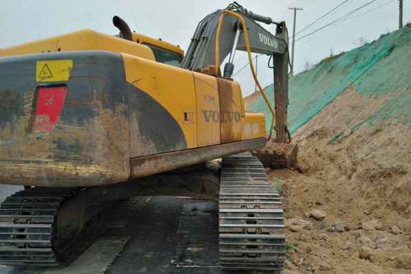 河南出售转让二手7900小时2010年沃尔沃EC210B挖掘机