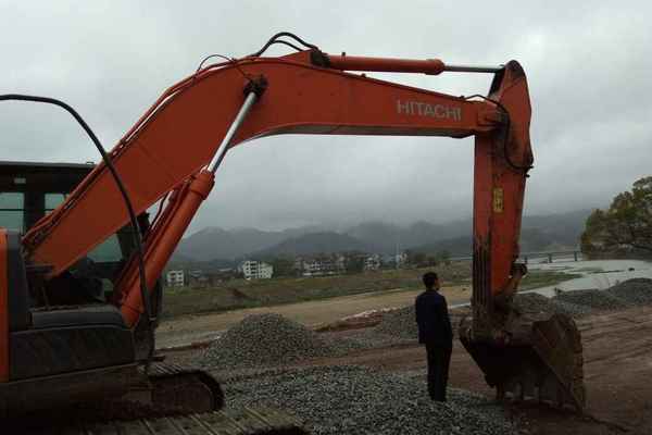 江西出售转让二手8000小时2010年日立ZX240LC挖掘机