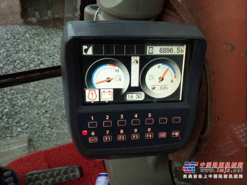 江西出售转让二手8000小时2010年日立ZX240LC挖掘机