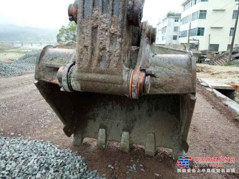 江西出售转让二手8000小时2010年日立ZX240LC挖掘机